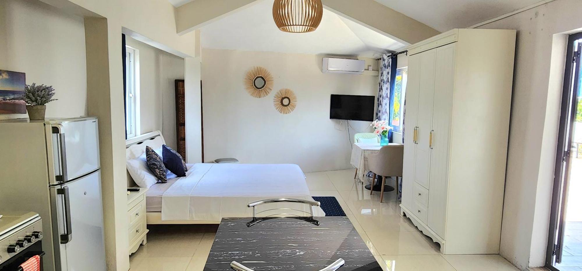 Lovely Studio Apartment With Views Of The Lagoon. Grand Baie Exterior photo